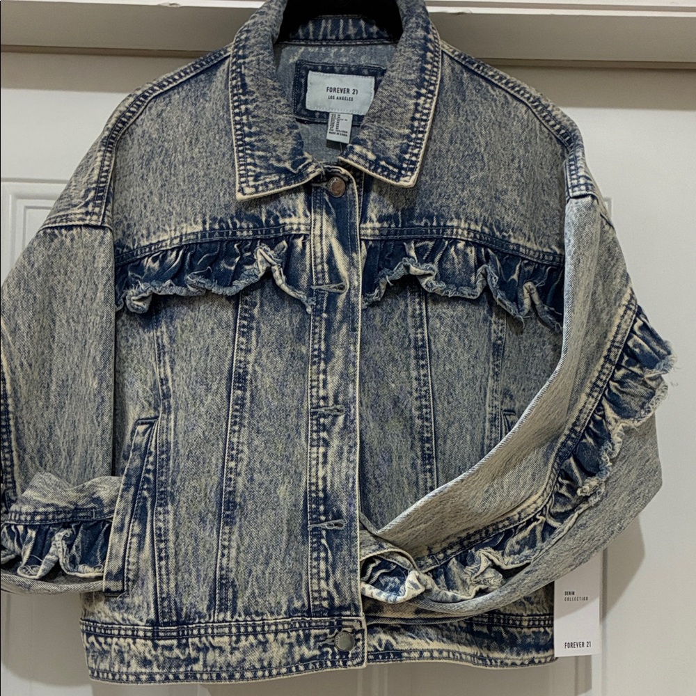 Forever 21 Acid-Wash Ruffle Denim Jacket NWT PTP 21 Length 20 Size Medium
